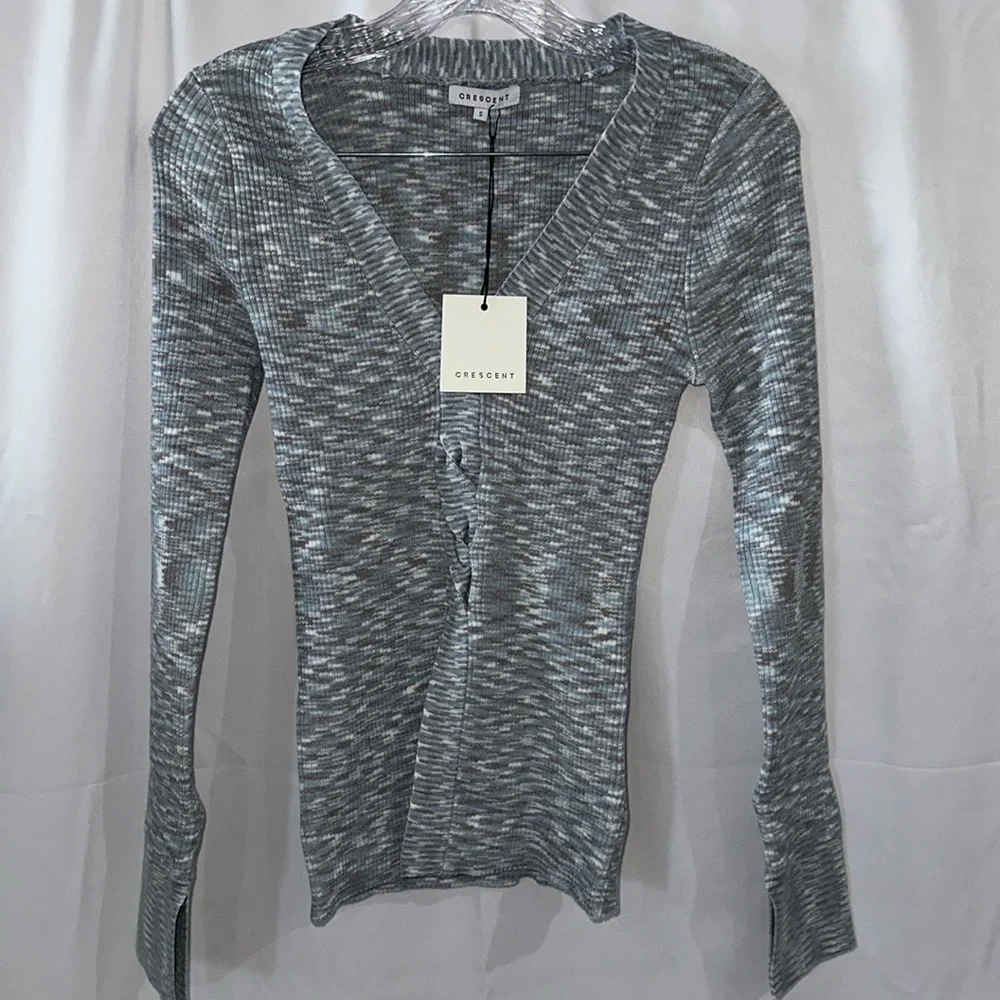 Crescent Jemmie Twist Front Sweater Top - Picture 10 of 11